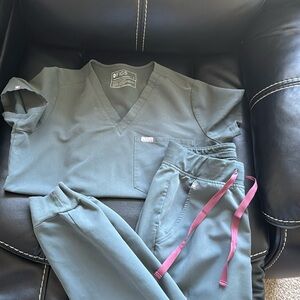 FIGS BONSAI SCRUB SET